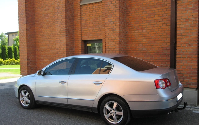 Volkswagen Passat cena 10900 przebieg: 271777, rok produkcji 2005 z Radom małe 37